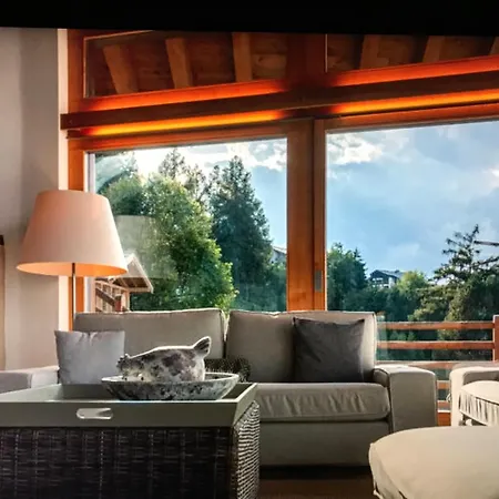 Christian's Alpine Elegance - 5-bedroom Chalet * אובראו