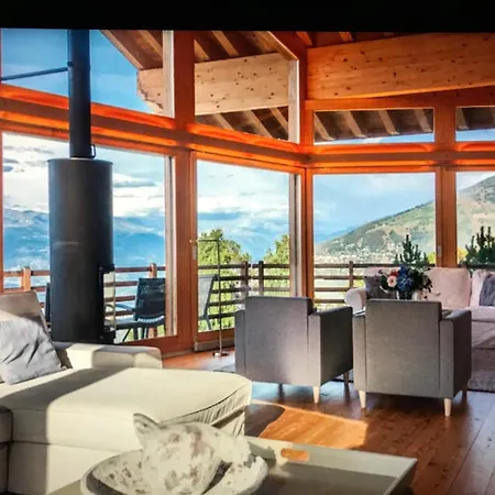 Christian's Alpine Elegance - 5-bedroom Chalet דירה *