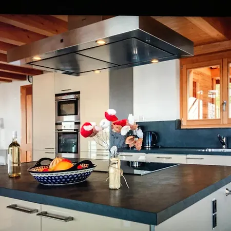 Apartment Christian's Alpine Elegance - 5-bedroom Chalet *